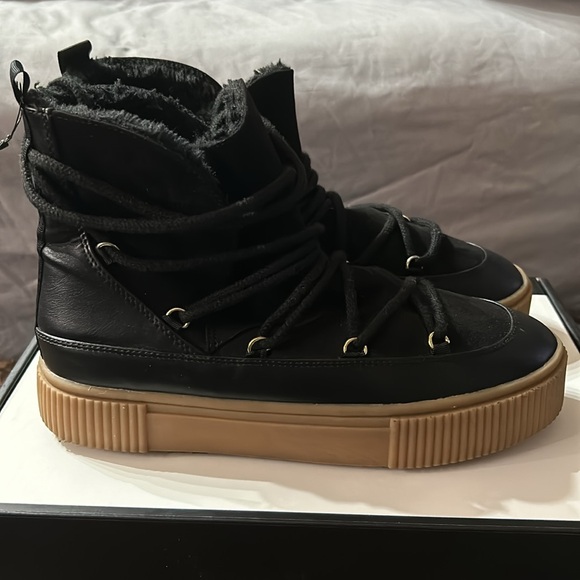 H&M fur lined boots - Picture 3 of 6